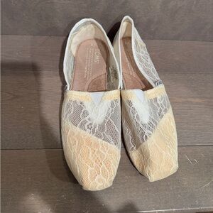 Toms classic shoes